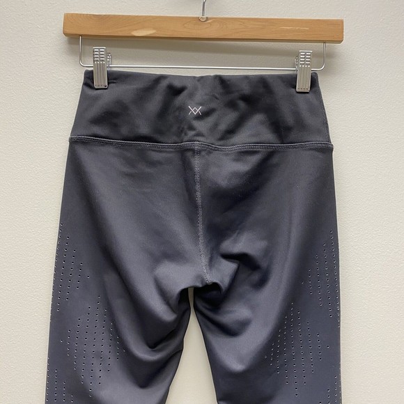 Vina Ombre Leggings Size XS Midrise Laser Cut Diamond Pattern Black Gray $98 - Picture 7 of 9